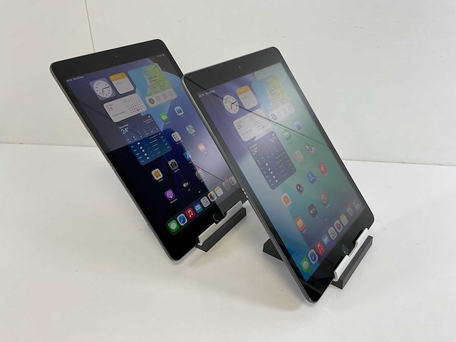 Apple ipad 8th gen - wi-fi - 32 gb - space gray (2x) - afbeelding 4 van  8