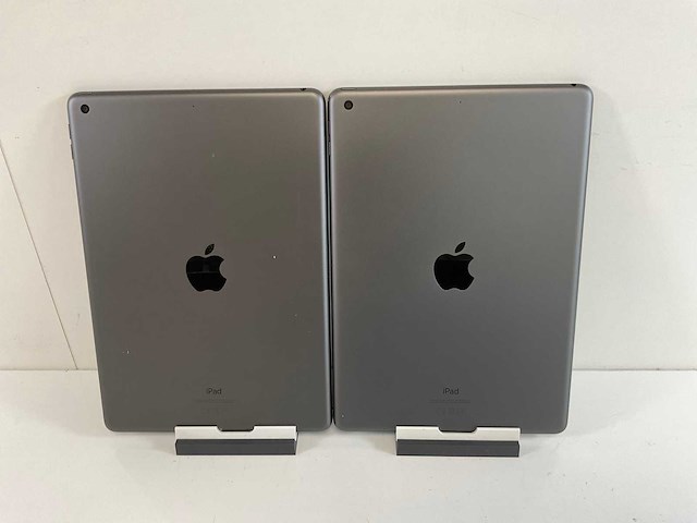 Apple ipad 8th gen - wi-fi - 32 gb - space gray (2x) - afbeelding 6 van  8