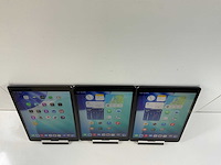 Apple ipad 8th gen - wi-fi - 32 gb - space gray (3x) - afbeelding 2 van  9