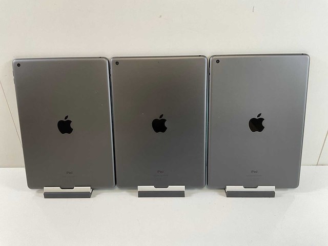 Apple ipad 8th gen - wi-fi - 32 gb - space gray (3x) - afbeelding 4 van  7