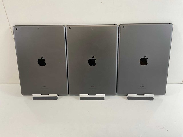 Apple ipad 8th gen - wi-fi - 32 gb - space gray (3x) - afbeelding 6 van  9