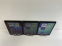 Apple ipad 8th gen - wi-fi - 32 gb - space gray (3x) - afbeelding 1 van  8