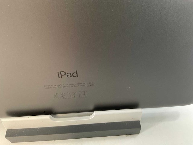 Apple ipad 8th gen - wi-fi - 32 gb - space gray (3x) - afbeelding 6 van  8