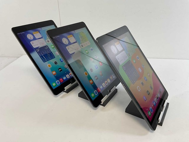 Apple ipad 8th gen - wi-fi - 32 gb - space gray (3x) - afbeelding 4 van  9