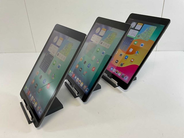 Apple ipad 8th gen - wi-fi - 32 gb - space gray (3x) - afbeelding 5 van  9