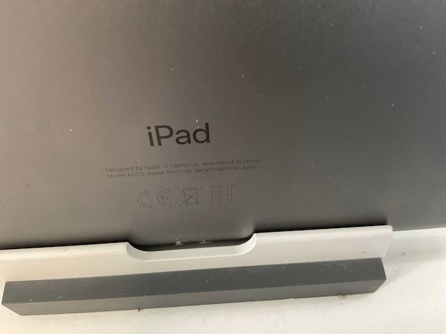 Apple ipad 8th gen - wi-fi - 32 gb - space gray (3x) - afbeelding 7 van  9