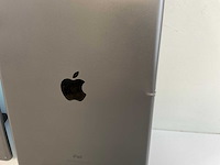Apple ipad 8th gen - wi-fi - 32 gb - space gray (3x) - afbeelding 2 van  10