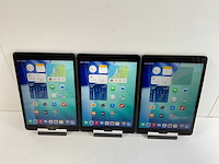 Apple ipad 8th gen - wi-fi - 32 gb - space gray (3x) - afbeelding 1 van  10