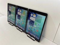 Apple ipad 8th gen - wi-fi - 32 gb - space gray (3x) - afbeelding 4 van  10