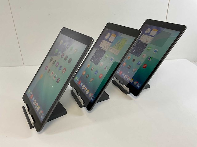 Apple ipad 8th gen - wi-fi - 32 gb - space gray (3x) - afbeelding 6 van  10