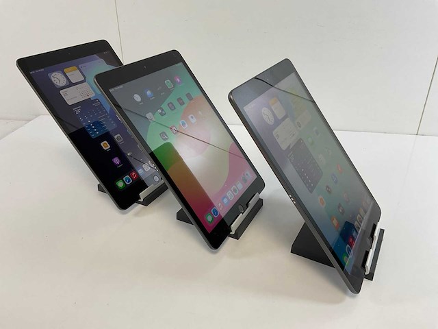 Apple ipad 8th gen - wi-fi - 32 gb - space gray (3x) - afbeelding 4 van  9