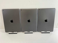 Apple ipad 8th gen - wi-fi - 32 gb - space gray (3x) - afbeelding 6 van  9