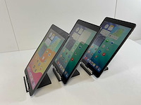 Apple ipad 8th gen - wi-fi - 32 gb - space gray (3x) - afbeelding 3 van  7