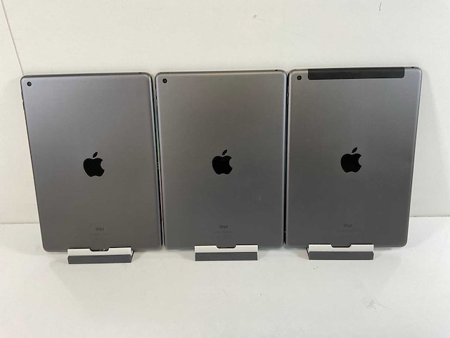 Apple ipad 8th gen - wi-fi - 32 gb - space gray (3x) - afbeelding 4 van  7