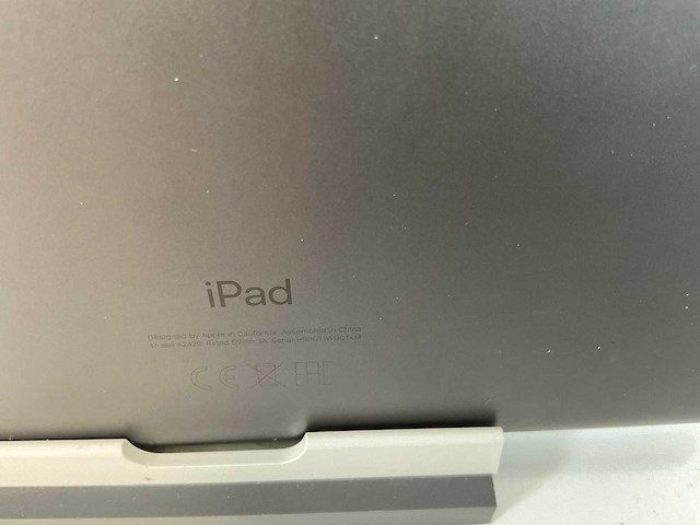 Apple ipad 8th gen - wi-fi - 32 gb - space gray (3x) - afbeelding 5 van  7