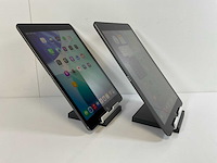 Apple ipad 8th gen - wi-fi + cellular - 32 gb - space gray (2x) - afbeelding 3 van  7