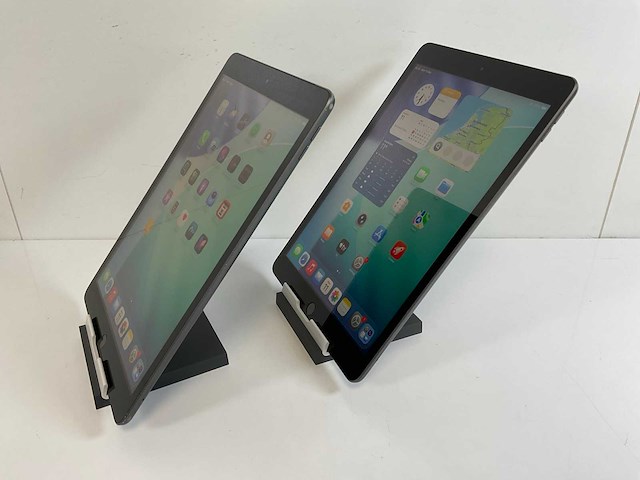 Apple ipad 8th gen - wi-fi + cellular - 32 gb - space gray (2x) - afbeelding 4 van  7