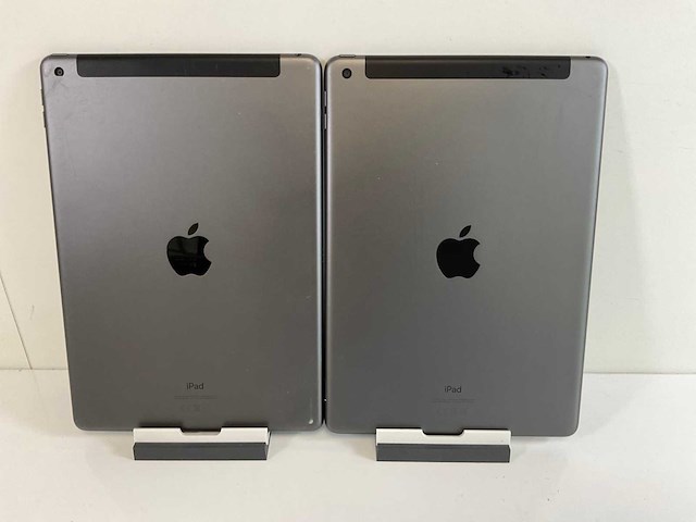 Apple ipad 8th gen - wi-fi + cellular - 32 gb - space gray (2x) - afbeelding 5 van  7