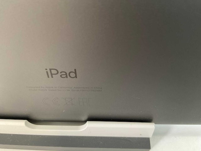 Apple ipad 8th gen - wi-fi + cellular - 32 gb - space gray (2x) - afbeelding 6 van  7