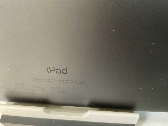 Apple ipad 8th gen - wi-fi + cellular - 32 gb - space gray (2x) - afbeelding 7 van  7