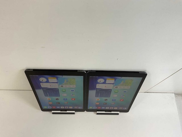Apple ipad 8th gen - wi-fi + cellular - 32 gb - space gray (2x) - afbeelding 2 van  7