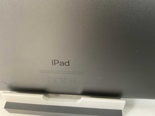 Apple ipad 8th gen - wi-fi + cellular - 32 gb - space gray (2x) - afbeelding 7 van  7