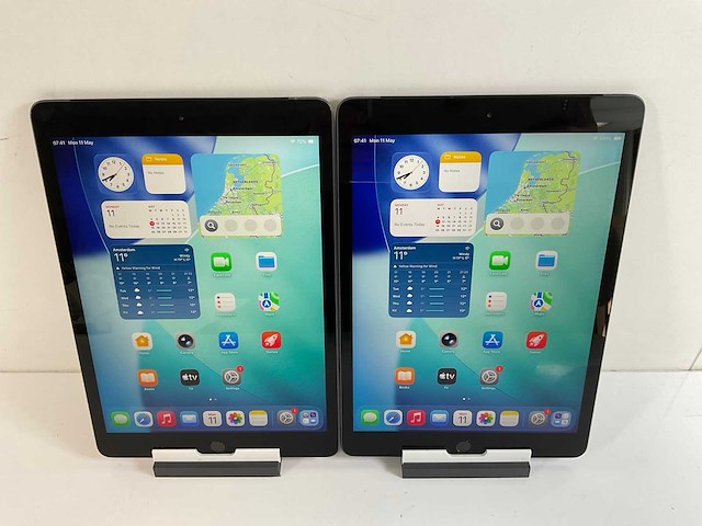 Apple ipad 8th gen - wi-fi + cellular - 32 gb - space gray (2x) - afbeelding 1 van  5