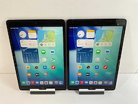 Apple ipad 8th gen - wi-fi + cellular - 32 gb - space gray (2x) - afbeelding 1 van  5