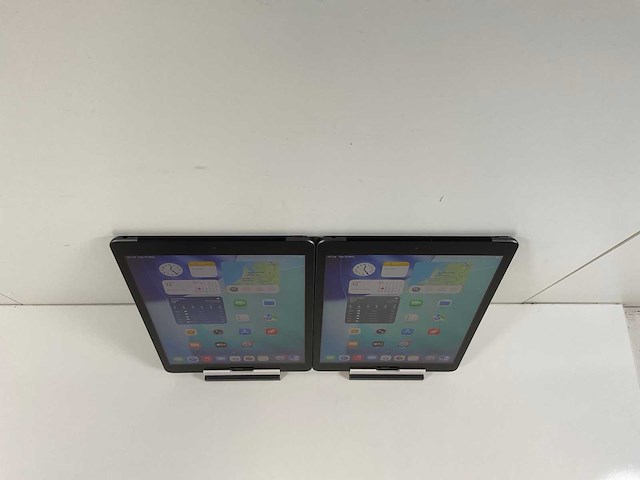 Apple ipad 8th gen - wi-fi + cellular - 32 gb - space gray (2x) - afbeelding 2 van  7