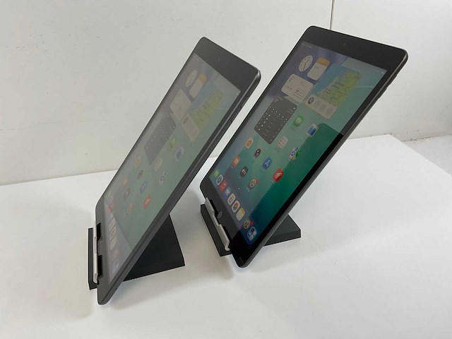 Apple ipad 8th gen - wi-fi + cellular - 32 gb - space gray (2x) - afbeelding 4 van  7