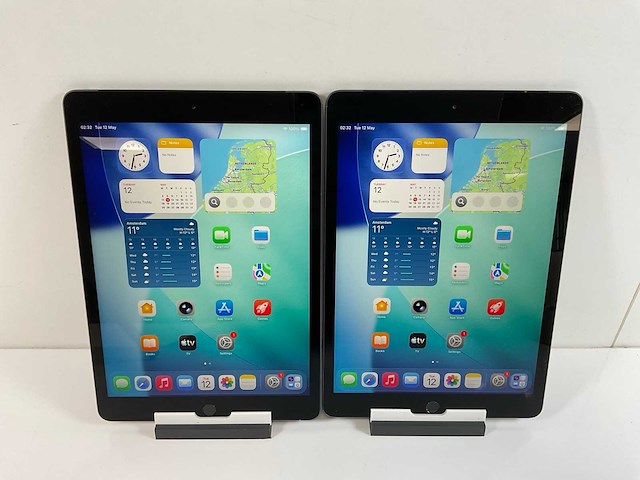 Apple ipad 8th gen - wi-fi + cellular - 32 gb - space gray (2x) - afbeelding 1 van  7