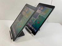Apple ipad 8th gen - wi-fi + cellular - 32 gb - space gray (2x) - afbeelding 4 van  7