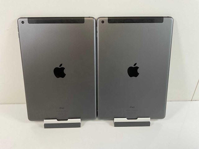 Apple ipad 8th gen - wi-fi + cellular - 32 gb - space gray (2x) - afbeelding 5 van  7