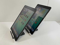 Apple ipad 8th gen - wi-fi + cellular - 32 gb - space gray (2x) - afbeelding 4 van  7