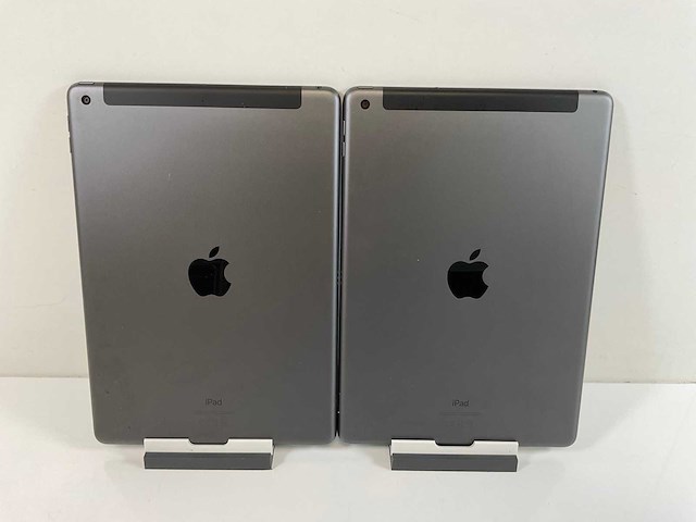 Apple ipad 8th gen - wi-fi + cellular - 32 gb - space gray (2x) - afbeelding 5 van  7