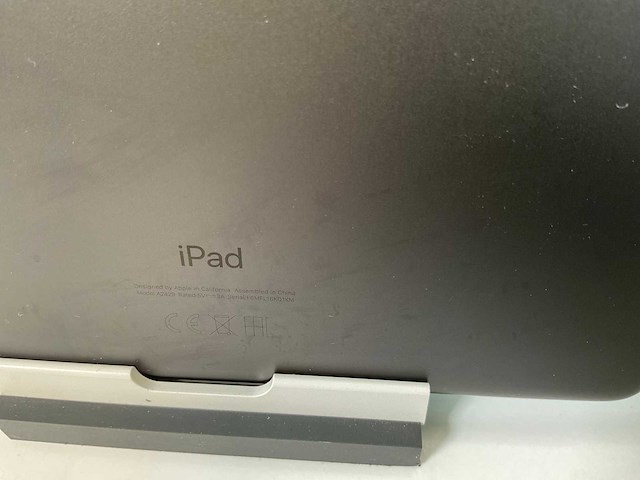 Apple ipad 8th gen - wi-fi + cellular - 32 gb - space gray (2x) - afbeelding 7 van  7
