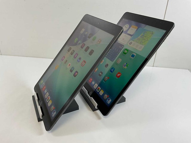 Apple ipad 8th gen - wi-fi + cellular - 32 gb - space gray (2x) - afbeelding 4 van  7