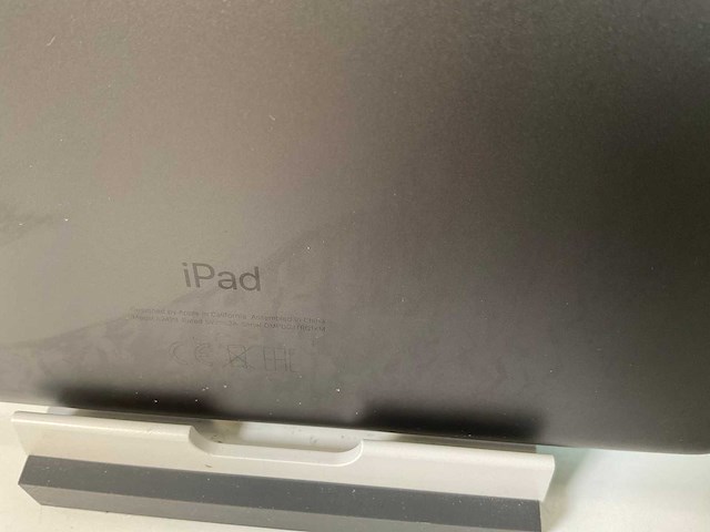 Apple ipad 8th gen - wi-fi + cellular - 32 gb - space gray (2x) - afbeelding 7 van  7