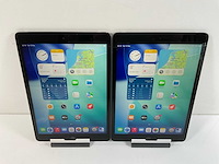 Apple ipad 8th gen - wi-fi + cellular - 32 gb / 128 gb - space gray (2x) - afbeelding 1 van  4