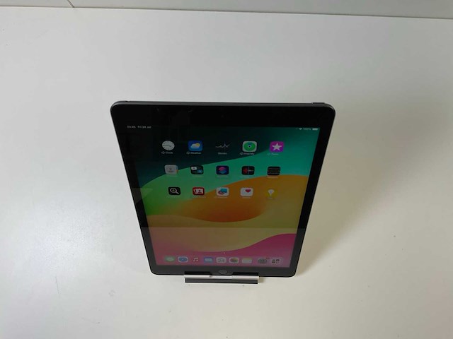 Apple ipad 8th gen - wifi - 32 gb - space gray - afbeelding 2 van  6