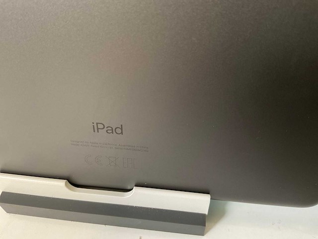 Apple ipad 8th gen - wifi + cellular - 128 gb - space gray (2x) - afbeelding 7 van  7