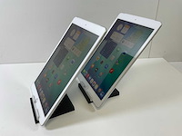 Apple ipad 8th gen - wifi + cellular - 32 gb - silver (2x) - afbeelding 4 van  7