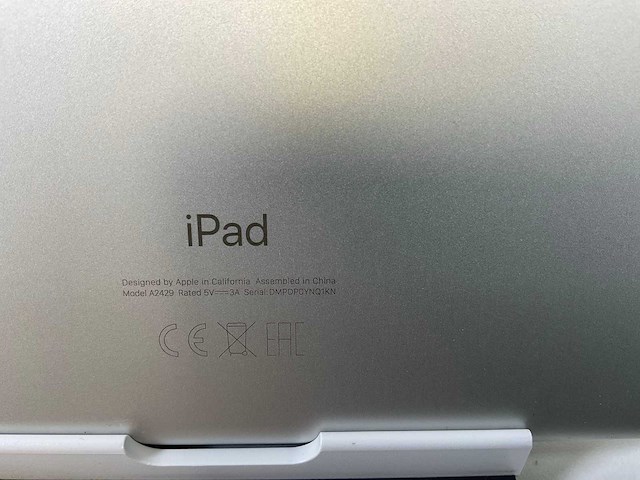 Apple ipad 8th gen - wifi + cellular - 32 gb - silver (2x) - afbeelding 6 van  7