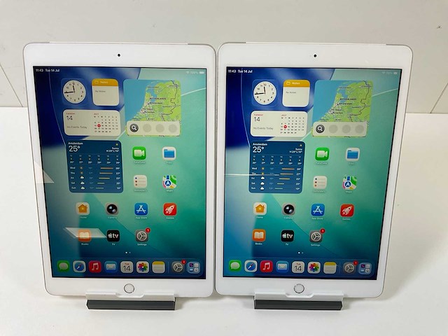 Apple ipad 8th gen - wifi + cellular - 32 gb - silver (2x) - afbeelding 1 van  7