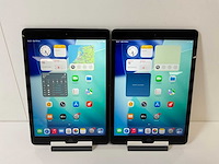 Apple ipad 8th gen - wifi + cellular - 32 gb - space gray (2x) - afbeelding 1 van  7