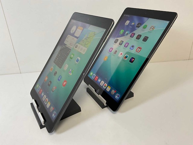 Apple ipad 8th gen - wifi + cellular - 32 gb - space gray (2x) - afbeelding 4 van  7