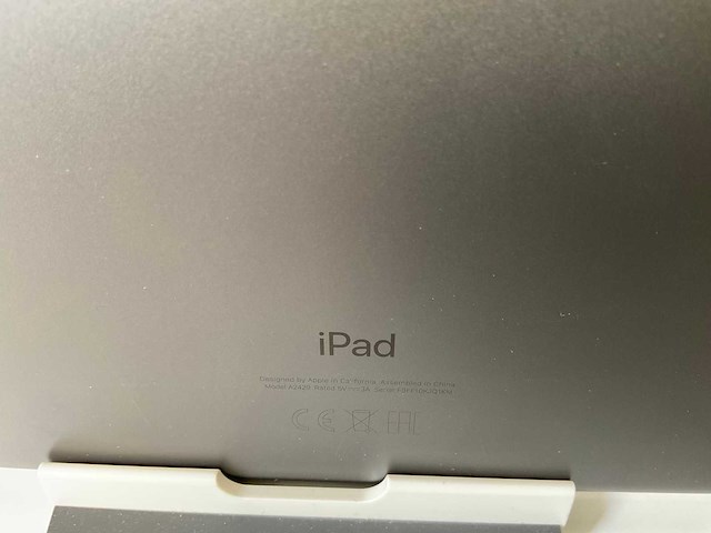 Apple ipad 8th gen - wifi + cellular - 32 gb - space gray (2x) - afbeelding 6 van  7