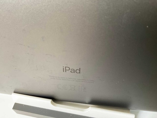 Apple ipad 8th gen - wifi + cellular - 32 gb - space gray (2x) - afbeelding 7 van  7