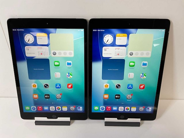 Apple ipad 8th gen - wifi + cellular - 32 gb - space gray (2x) - afbeelding 1 van  7