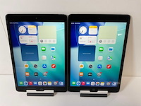 Apple ipad 8th gen - wifi + cellular - 32 gb - space gray (2x) - afbeelding 1 van  7